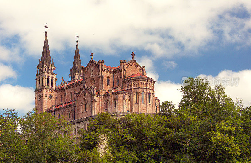 神社的Covadonga