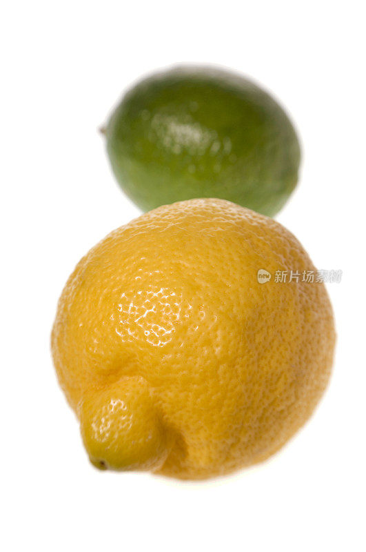 柠檬和酸橙水果的白色背景