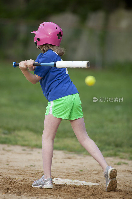垒球的女孩