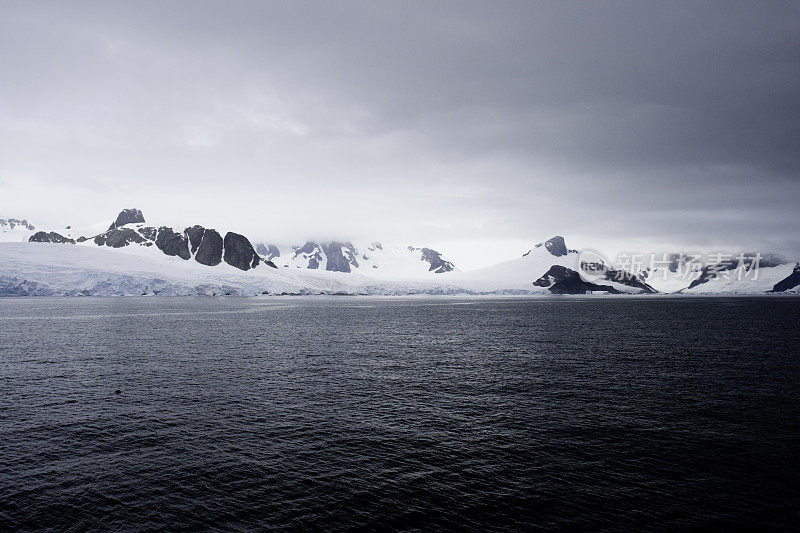 南极洲冰川山脉