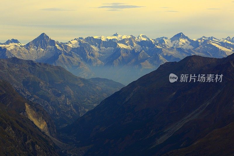 伯尔尼斯高地瑞士阿尔卑斯山，高山景观，来自克莱因马特洪峰