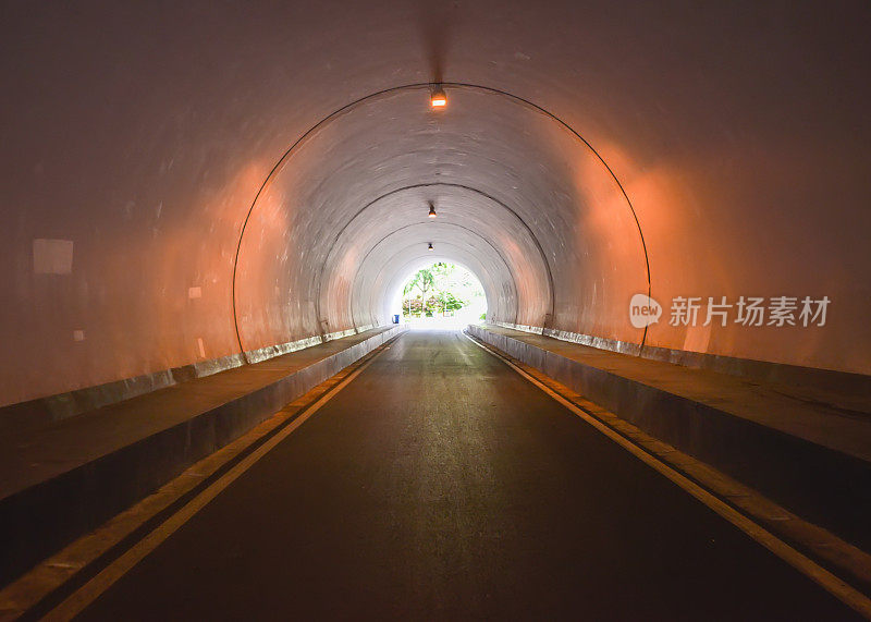 路隧道，夜光照亮