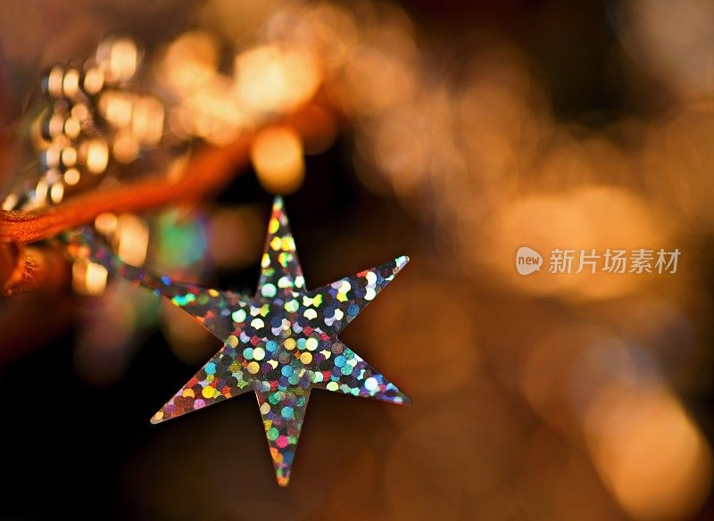 圣诞节用星星装饰。