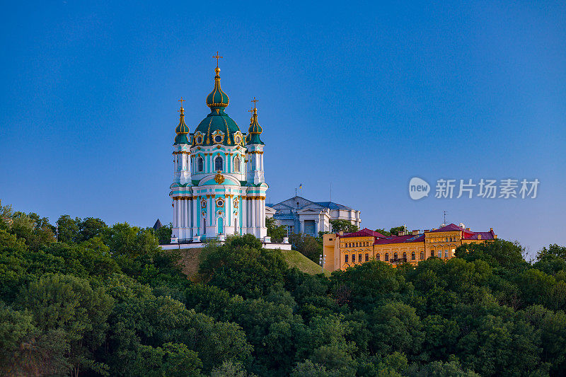 圣安德鲁教堂是位于乌克兰首都基辅的一座主要的巴洛克风格教堂