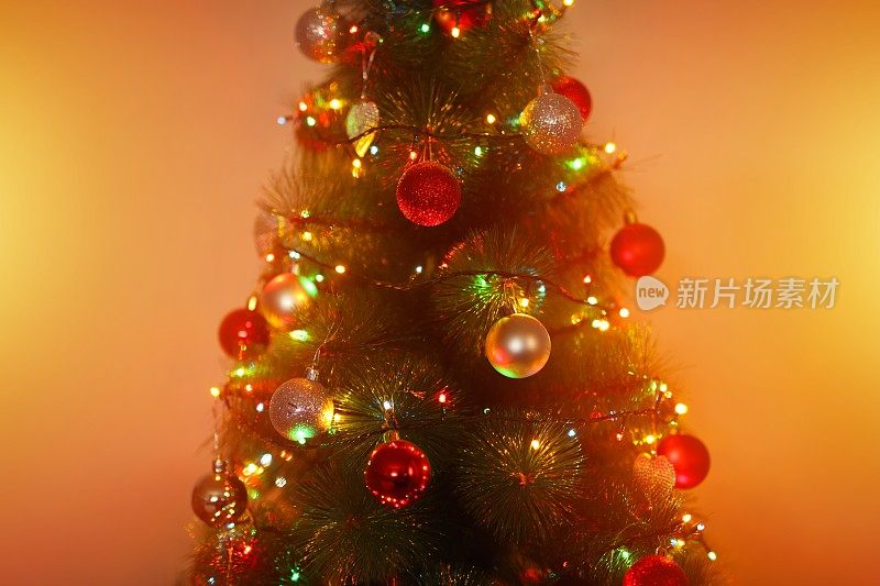 圣诞树-装饰和圣诞灯