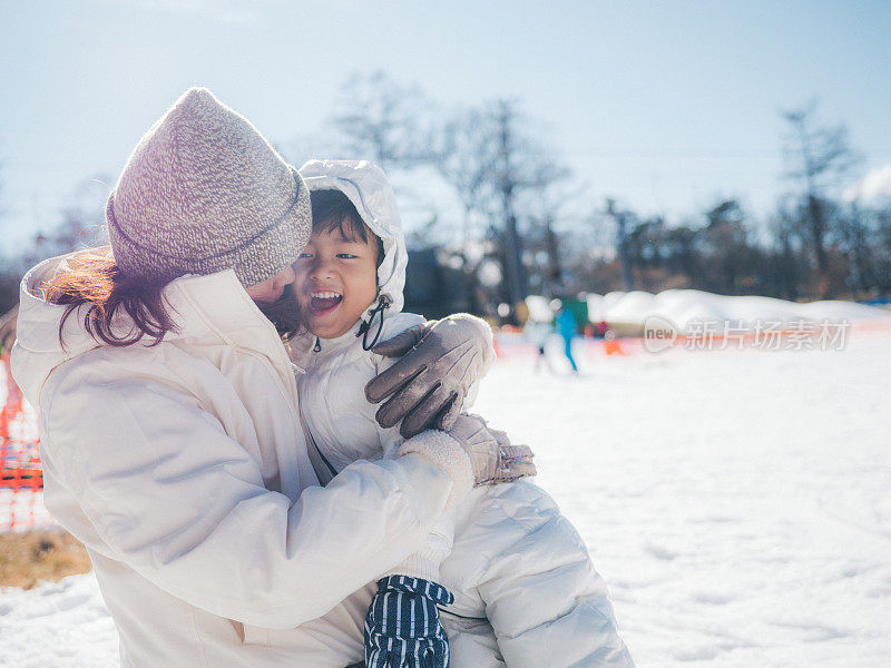 家庭堆雪人