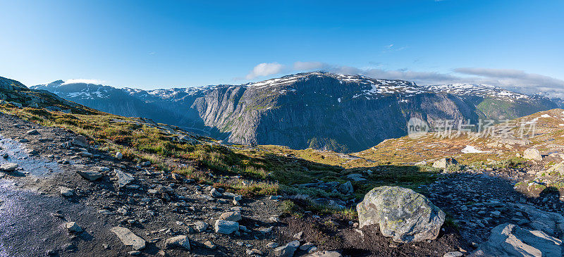 Trolltunga、歌、挪威