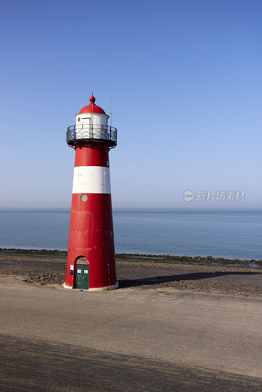 海滩灯塔