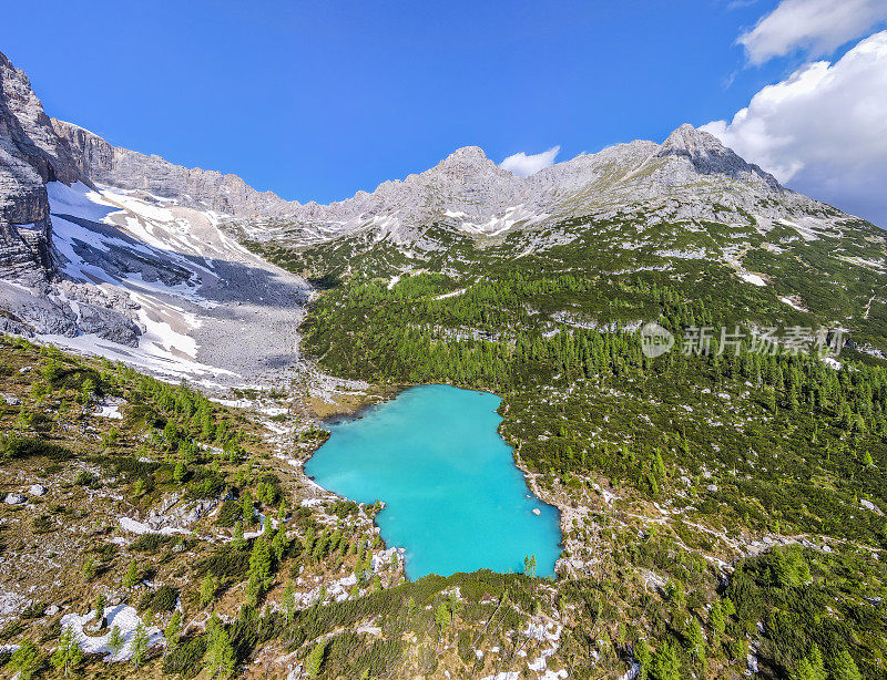 Dolomites的Sorapiss湖(意大利威尼托)