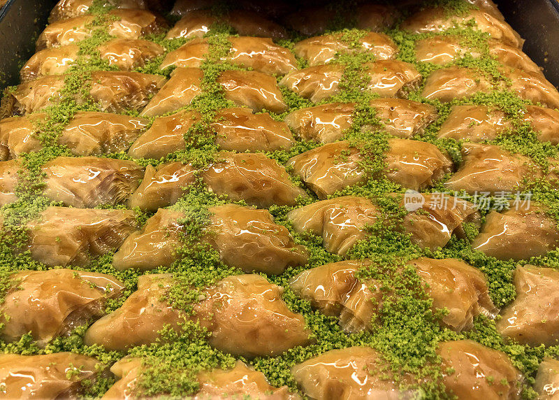 Sobiyet(果仁蜜饼)。传统的土耳其美食和甜点