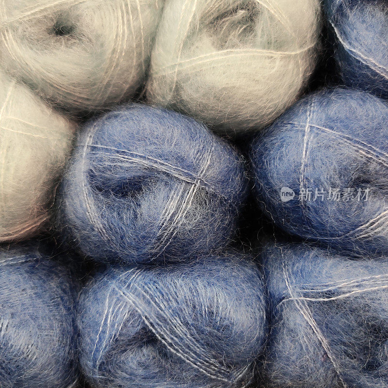 蓝色和奶油色羊毛球全框架