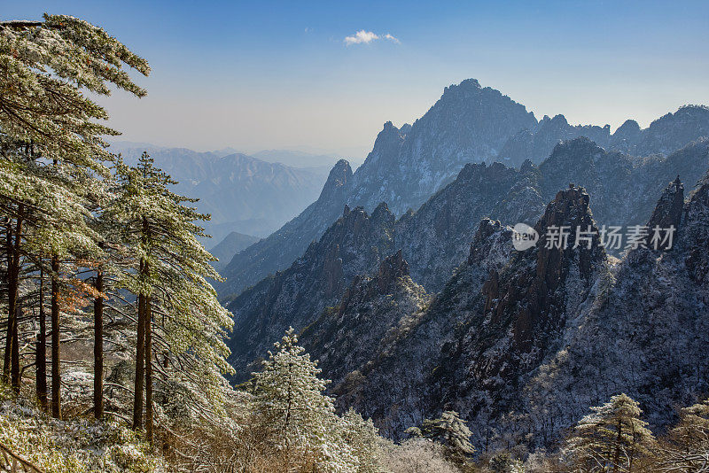 中国黄山的冬季景观