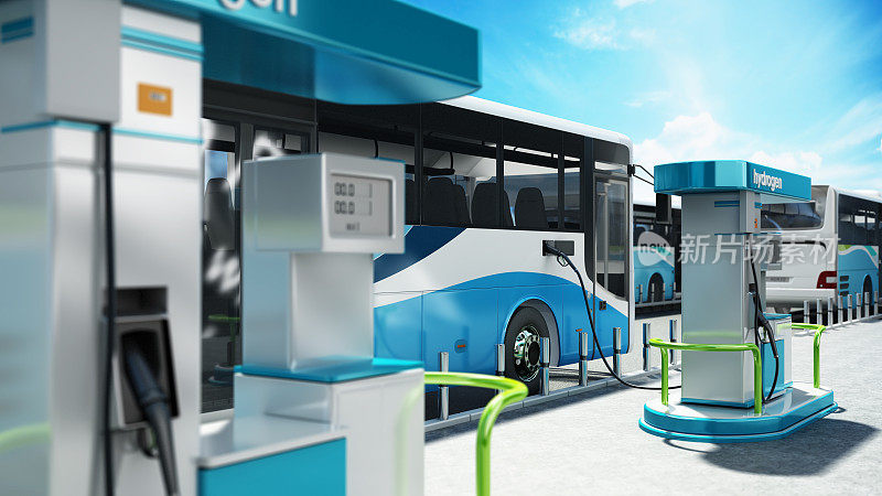 加氢站中的氢动力城市公交车