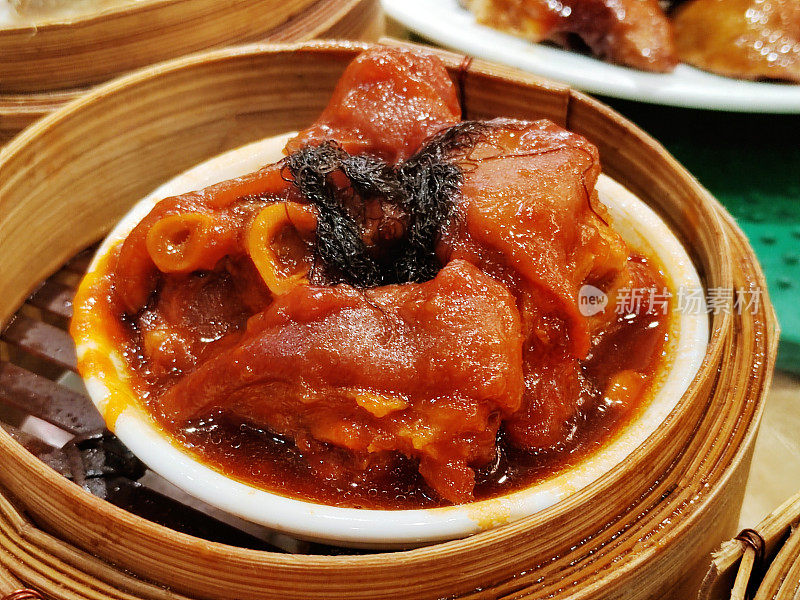 香菇黑苔红腐乳红烧猪蹄