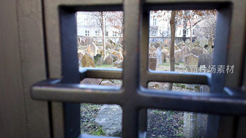 布拉格的一个犹太墓地