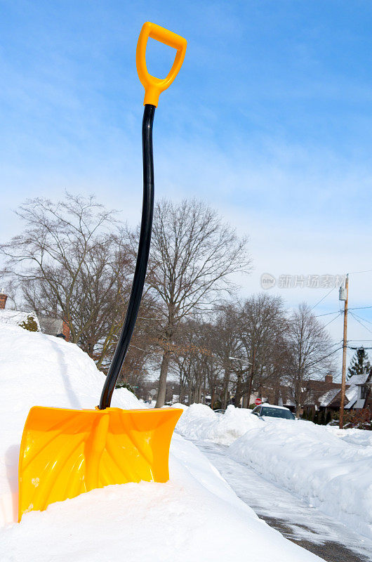 符合人体工程学的雪铲