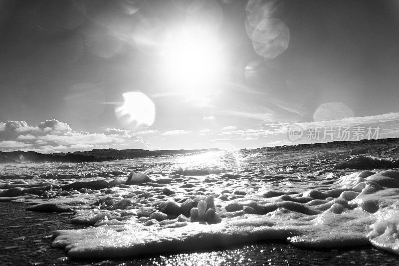 黑与白的小Fistral海滩深秋阳光