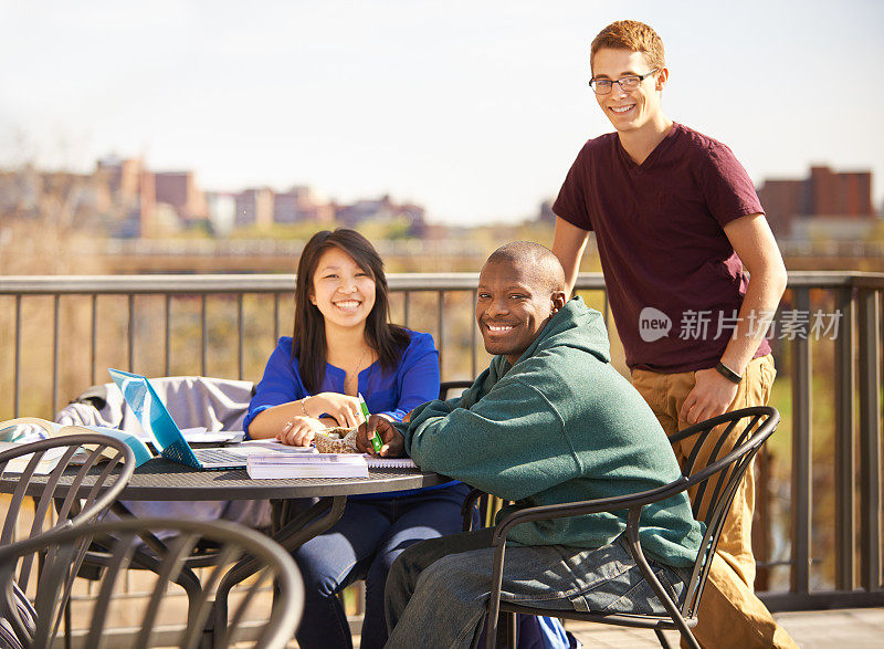 你们一起学习还不错