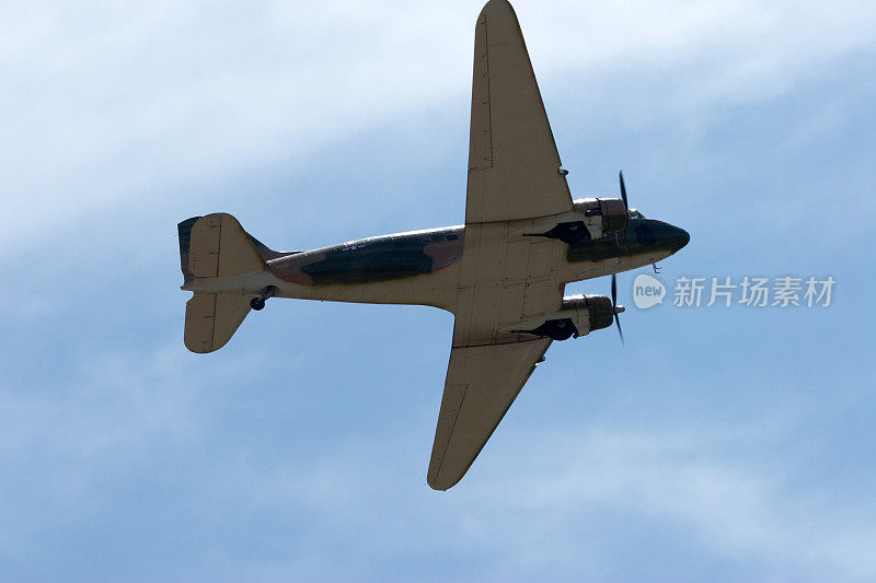 AC-47粉扑(武装直升机)