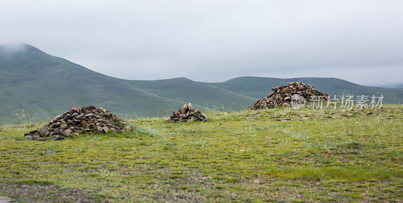 蒙古:喀喇昆仑附近的康爱山