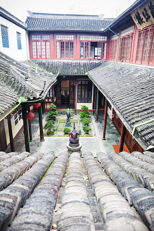 玉佛寺大殿庭院