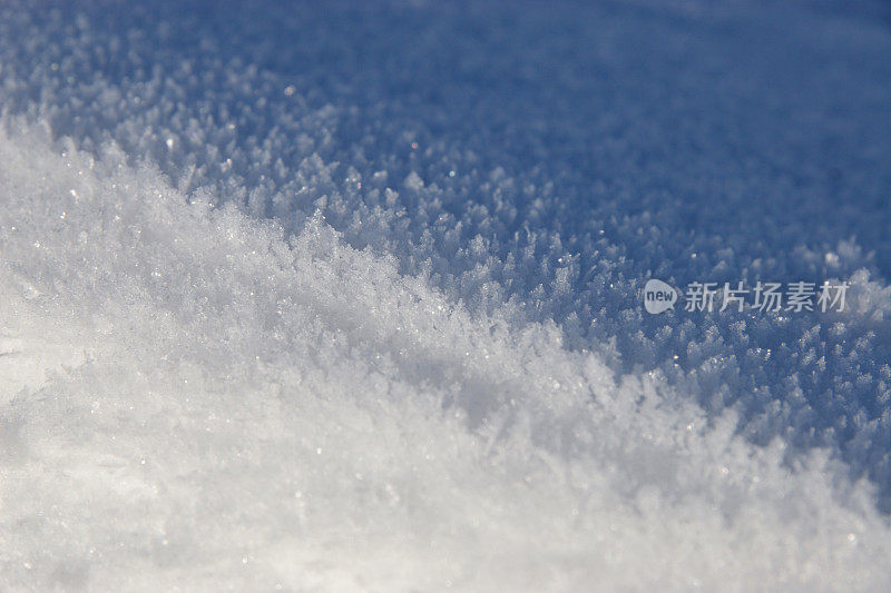 明亮的雪