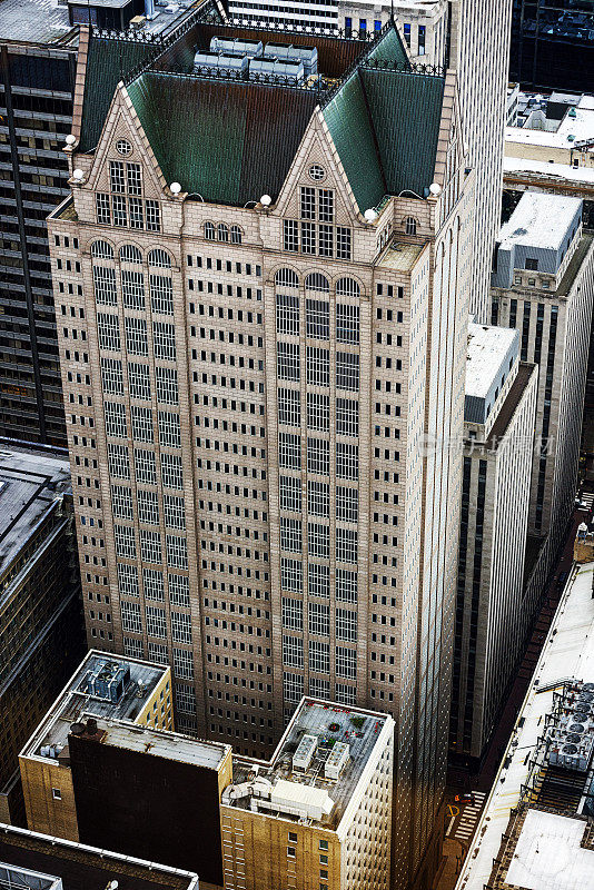 芝加哥的后现代摩天大楼建筑