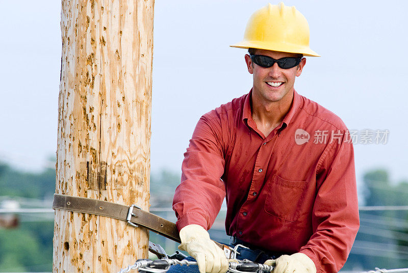 电力线路工人