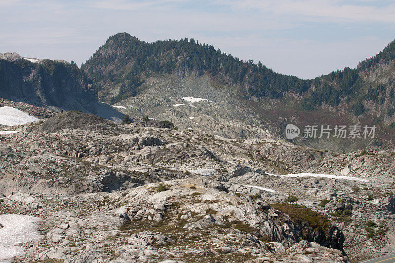 崎岖的地形