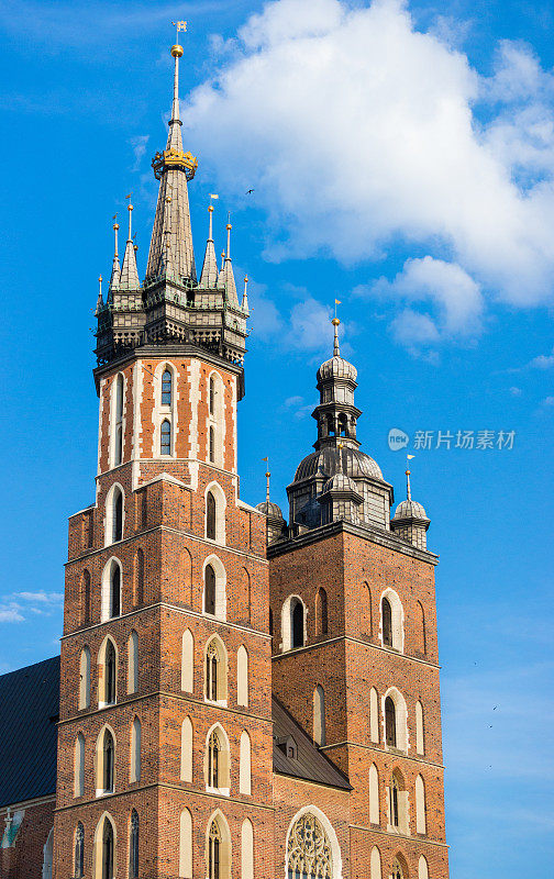 圣玛丽大教堂的双塔，Kraków，波兰