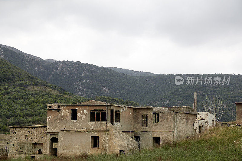 克里特岛，废弃的受损房屋