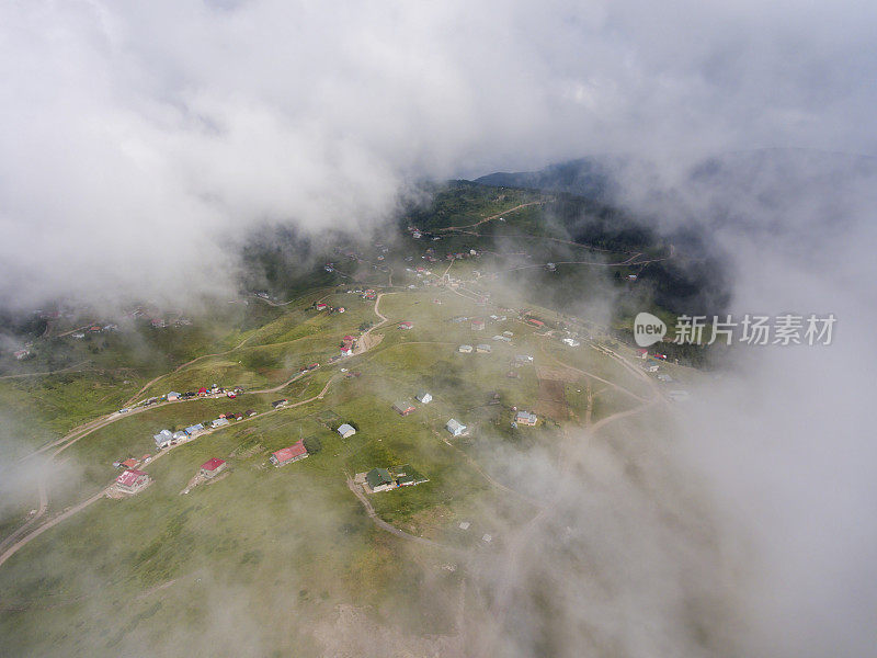 云下山村鸟瞰图