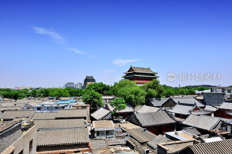 北京老城区和鼓楼在阳光日，中国