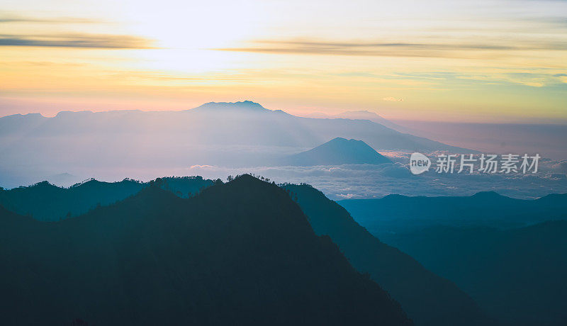 印尼布罗莫火山的日出