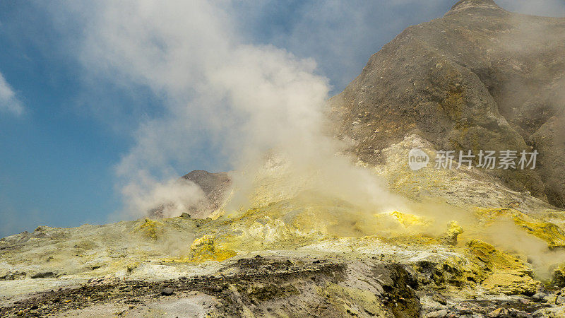 新西兰白岛火山上的火山喷气孔和硫磺沉积物