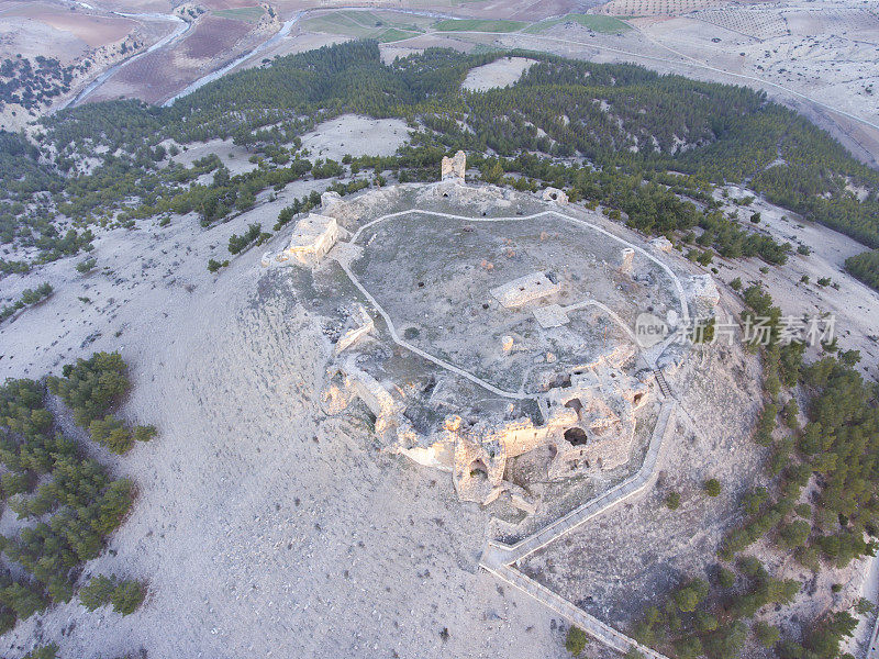 基利斯和加济安泰普市附近的拉万达城堡鸟瞰图。