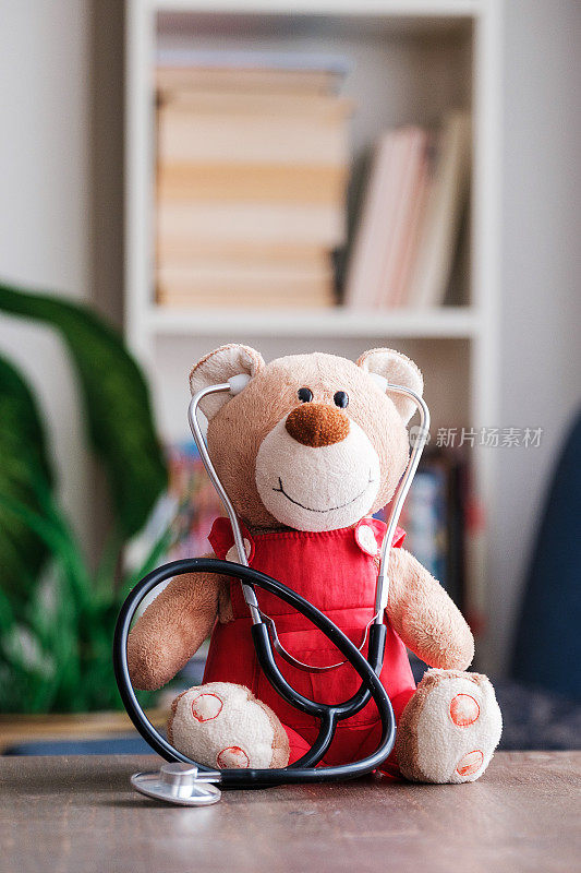 泰迪熊当医生