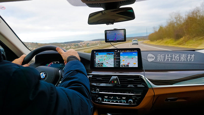 车载技术，GPS导航仪与豪华车的室内设计相结合