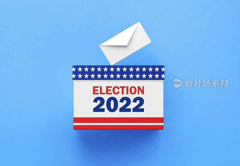 2022年大选白色背景的手写投票箱和白色信封