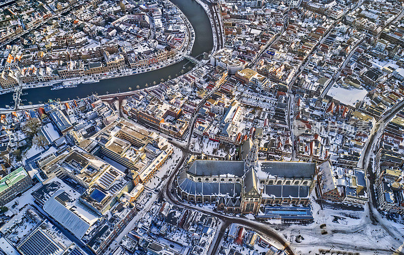 荷兰，哈勒姆(Haarlem)——2020-03-2021:从高处俯瞰哈勒姆市