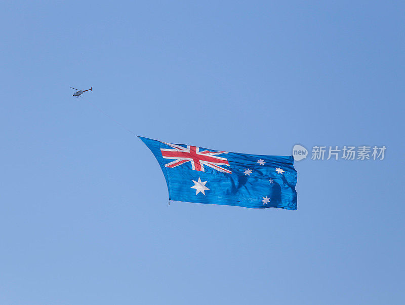 澳大利亚国庆日旗帜和直升机