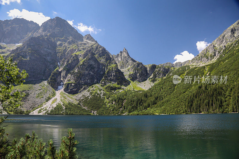 波兰莫尔斯基奥科塔特拉山湖鸟瞰景观