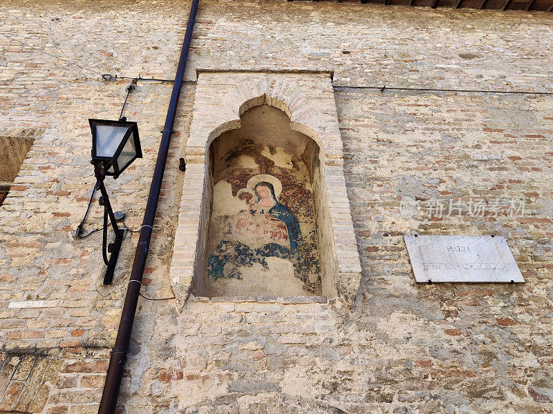 麦当娜在翁布里亚蒙特法尔科的壁龛