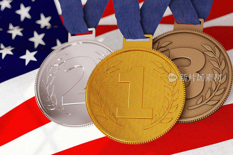 美国第1、2、3枚金牌、银牌和铜牌，有美国国旗