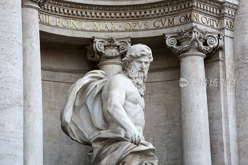 特莱维喷泉是最宏伟的意大利罗马巴洛克式喷泉