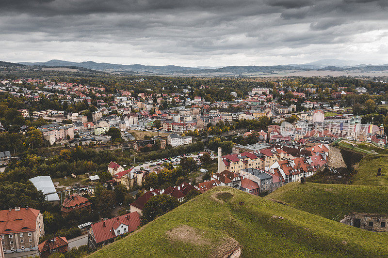 Klodzko镇位于Kłodzko山谷的中心