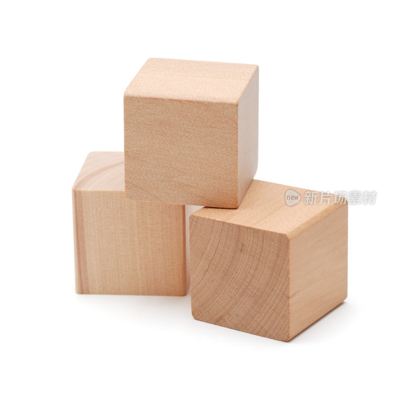 三个木块互相堆叠