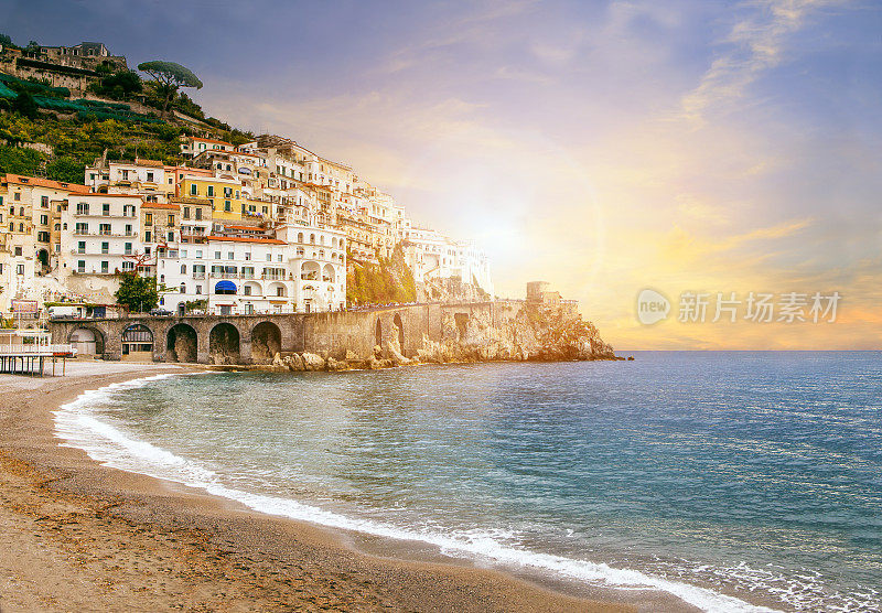 风景优美的阿马尔菲海岸，地中海，意大利南部，欧洲重要的旅游目的地