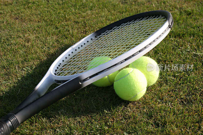 网球和球拍