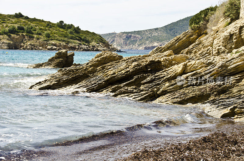 在马略卡岛海岸